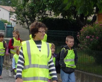 En chemin vers l'école à La Brillanne en 2010 - Photo PNRL Sophie Billaud)