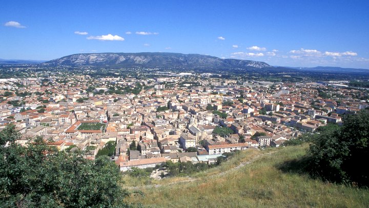 Cavaillon et colline St-Jacques (photo AVECC - Hervé Vincent)
