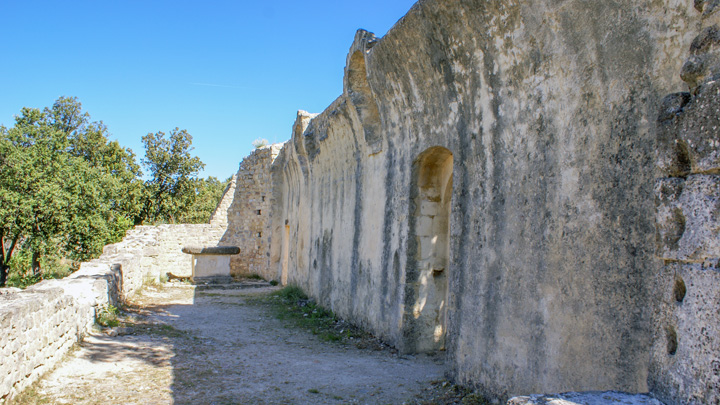 Chapelle St-Julien à la Bastidonne (photo PNRL - Stéphane Legal)