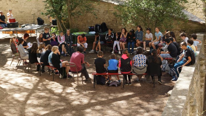 Défis pour le Parc au Château de l’Environnement à Buoux Défis pour le Parc au Château de l'Environnement à Buoux (photo PNRL - Stéphane Legal)