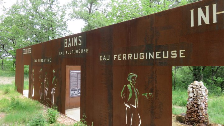 Aménagements dans anciens bains à Saint-Martin-les-Eaux (photo PNRL - Stéphane Legal)