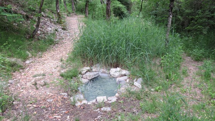 Aménagements dans anciens bains à Saint-Martin-les-Eaux (photo PNRL - Stéphane Legal)