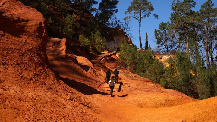 Sentier des ocres à Roussillon 'photo PNRL - Stéphane Legal)