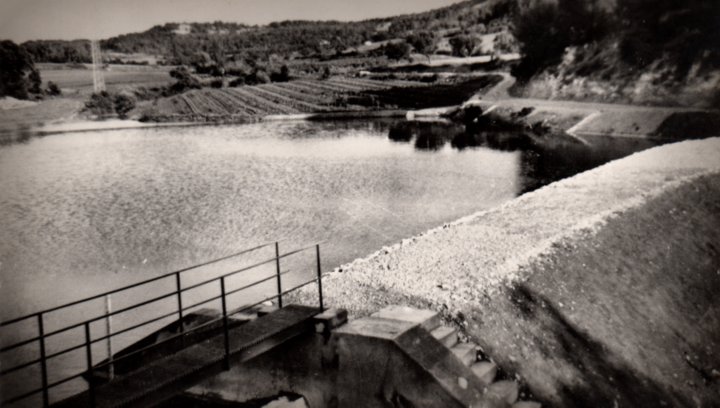 Barrage du Colombier à la Bastide-des-Jourdans Barrage du Colombier à la Bastide-des-Jourdans (carte postale)