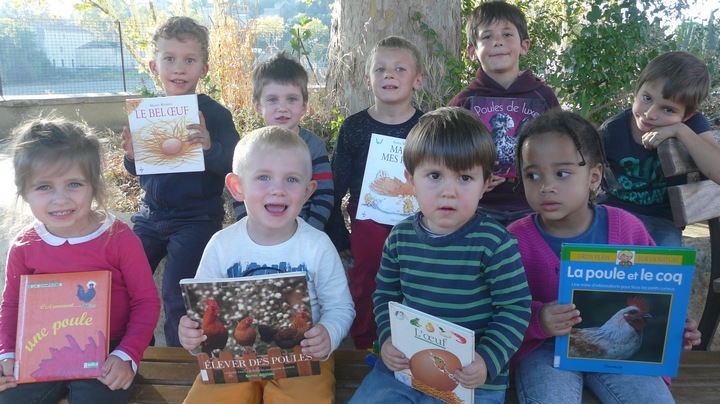 Elèves et livres© Ecole d'Ansouis