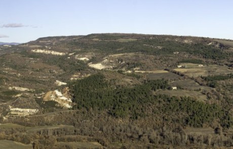 Panorama depuis le village de Viens (photo PNRL - Stéphane Legal)