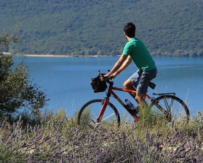Vélo dans le Parc du Verdon (photo Vélo Loisir Provence)