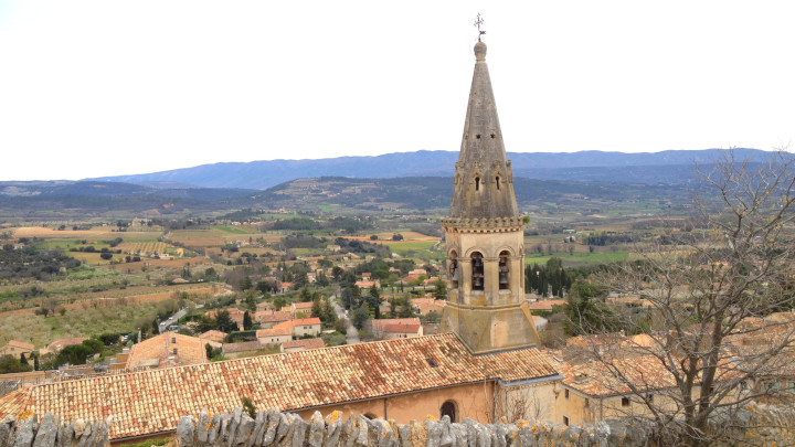 Clocher du village de Saint-Saturnin-Lès-Apt