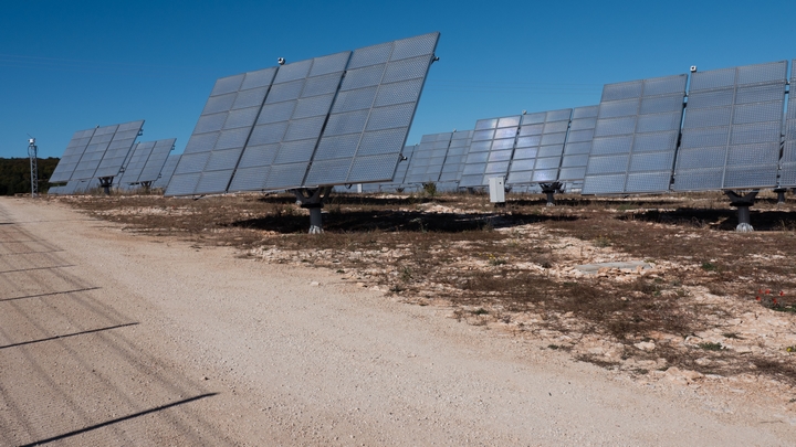 Une centrale photovoltaïque à Lagarde-d’Apt Une centrale photovoltaïque à Lagarde-d'Apt (photo PNRL-Matthieu Camps)