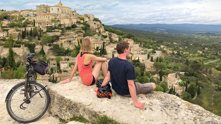 Gordes à vélo (photo VLP-Clémence Debenath)