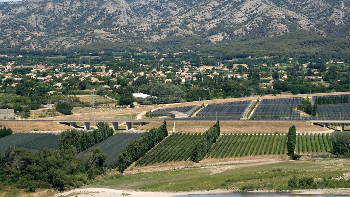 plaine_durance_b_delagueriviere Panorama sur la plaine de Durance dans le sud Luberon