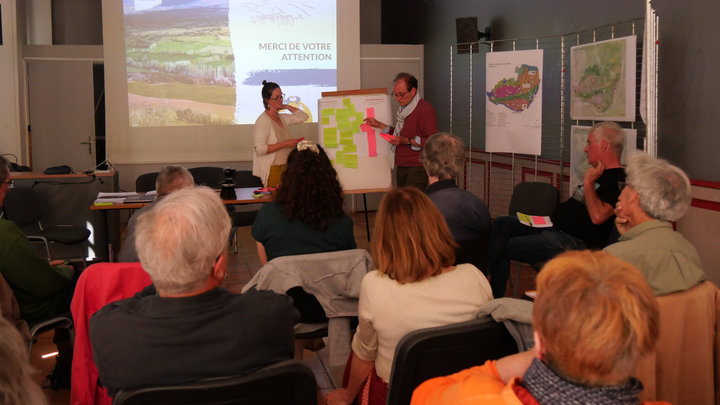 Atelier PPTEE des associations le 22 mai 2025 à Apt (photo PNRL-Luana Le Stir)