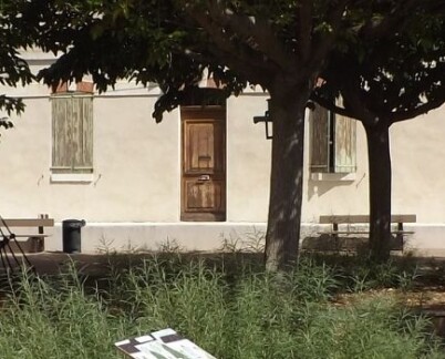 Cour de l'école de Céreste
