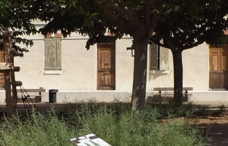 Cour de l'école de Céreste